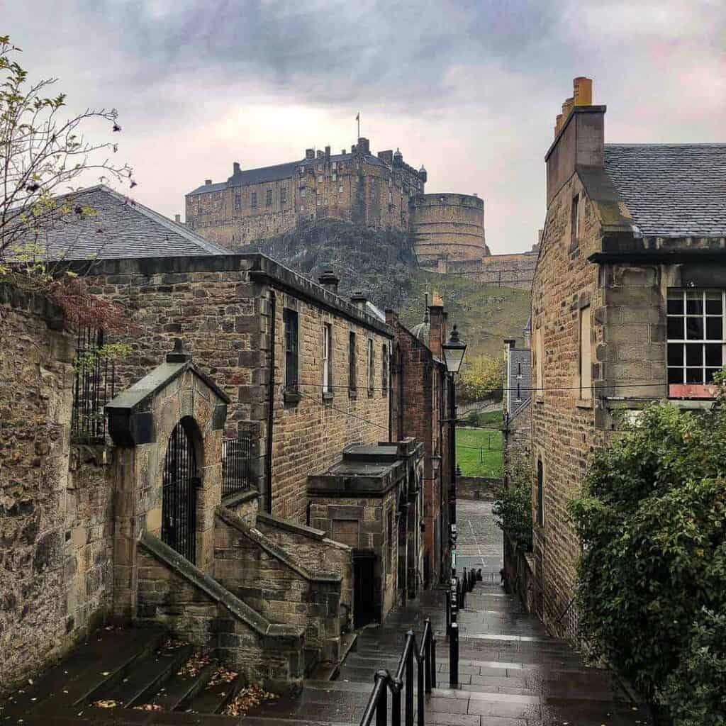 Edinburgh Castle from The Vennel