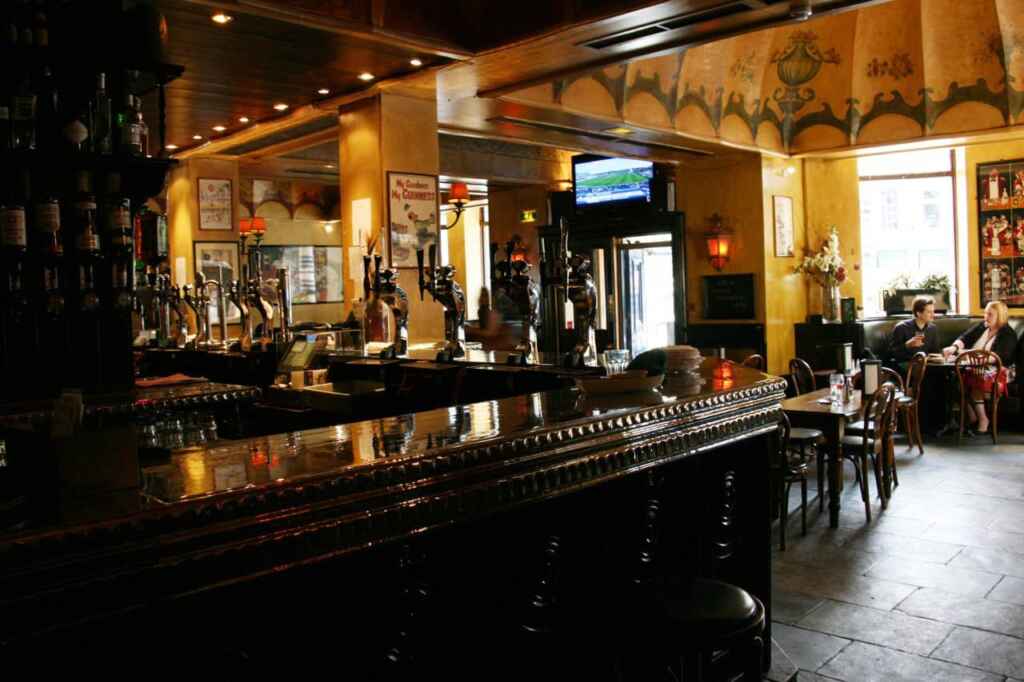 inside picture of one of the best pubs in St. Andrews Scotland